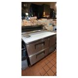 True 44ï¿½ refrigerated sandwich prep 2 drawers S/c