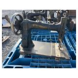Singer Industrial Sowing Machine