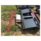 Land Honor 2 Prong Hay Spear