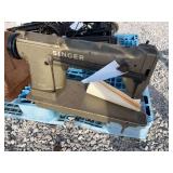 Singer Industrial Sowing Machine