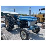 Ford 4610 Everything works. Has a leak on the injector.