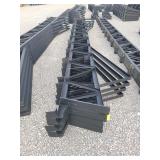 40' Trusses, no overhang. 48' purlin spacing. For 6'x6' post.