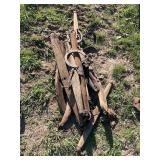 Assortment of horse hanes