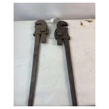 2 Pipe Wrenches