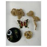 Decorative Brooch Set