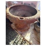 2 Pc Cast Iron Planter Set