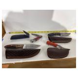 4 Hunting Knives With Sheathes