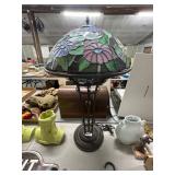 32ï¿½ Stained Glass Table Lamp
