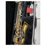 Bundy II Selmer Saxophone with Accessories