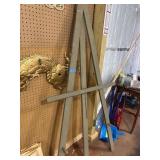 Wooden Floor Easel With Adjustable Support