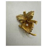 18K Gold Leaf Brooch with Pearl Accent