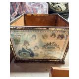 1920s Hold-Tight Cap-Net Display Box