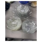 Jeannette Iris & Herringbone 18 Pc Glass Bowls