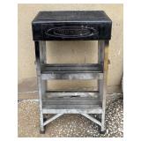 Werner 2-Step Aluminum Step Stool / Ladder