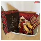 Christmas Dï¿½cor Bin Pillows Santa Figurines