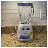 Osterizer 12 Speed White Glass Jar Blender