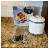 Rival Fondue N Fry w Trudeau Fondue Plates & Forks