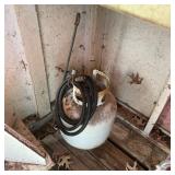Propane Tank with Regulator Valve and Rubber Hose
