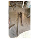 Heavy-Duty Pipe Wrench and Pry Bar Set