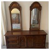 Thomasville Huntley Credenza Dresser Arch Mirrors