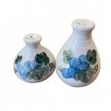 Metlox Poppytrail Sculptured Grape Shakers