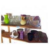 2 Shelves of Glass & Plastic Vases & Ceramic Dï¿½cor