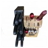 Kitchen Knife Sets in Countertop Blocks