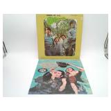2 VTG Albums MONKEYS & MAMAS & PAPAS Good cond.