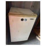 Dorm Fridge (untested, owner says works)