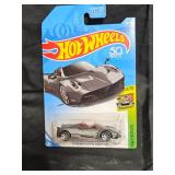 2017 Hot Wheels 17 Pagani Huayra Roadster 2/10