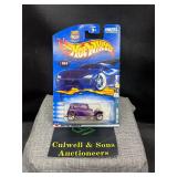 2002 Hot Wheels #104 '32 Ford Vicky 2/4
