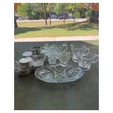Assorted vintage glassware, napkin rings