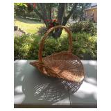 Woven gathering basket