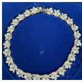 AVON EVENING CREATION NECKLACE