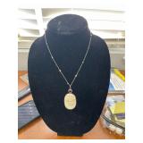 PENDANT NECKLACE