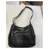 WILSONS LEATHER BLACK SHOULDER BAG