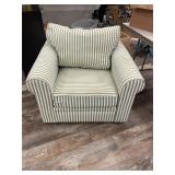 UPHOLSTERED ARM CHAIR