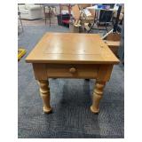 BROYHILL SOLID WOOD SIDE TABLE