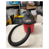 CRAFTSMAN 2.5 GALLON VAC