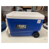 IGLOO 38QT COOLER ON WHEELS