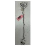 AUSTRIAN CRYSTAL BROOCH IN SILVERTONE