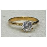 SIZE 6 GOLD TONE RING WITH STONE