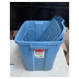 RUBBERMAID STORAGE CONTAINER WITH LID