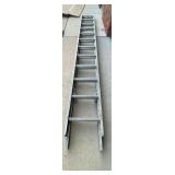 24' ALUMINUM EXTENSION LADDER