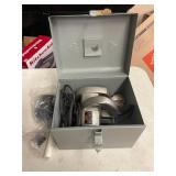 SKIL CIRCULAR SAW WITH CASE