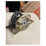 BLACK AND DECKER CIRCULAR SAW