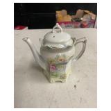 VINTAGE TEA POT
