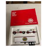 HWI DIE CAST TRUCK GIFT SET