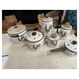 ASSORTED VINTAGE KITCHENWARES