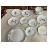 ASSORTED MICKEY MOUSE PLATES AND BOWLS